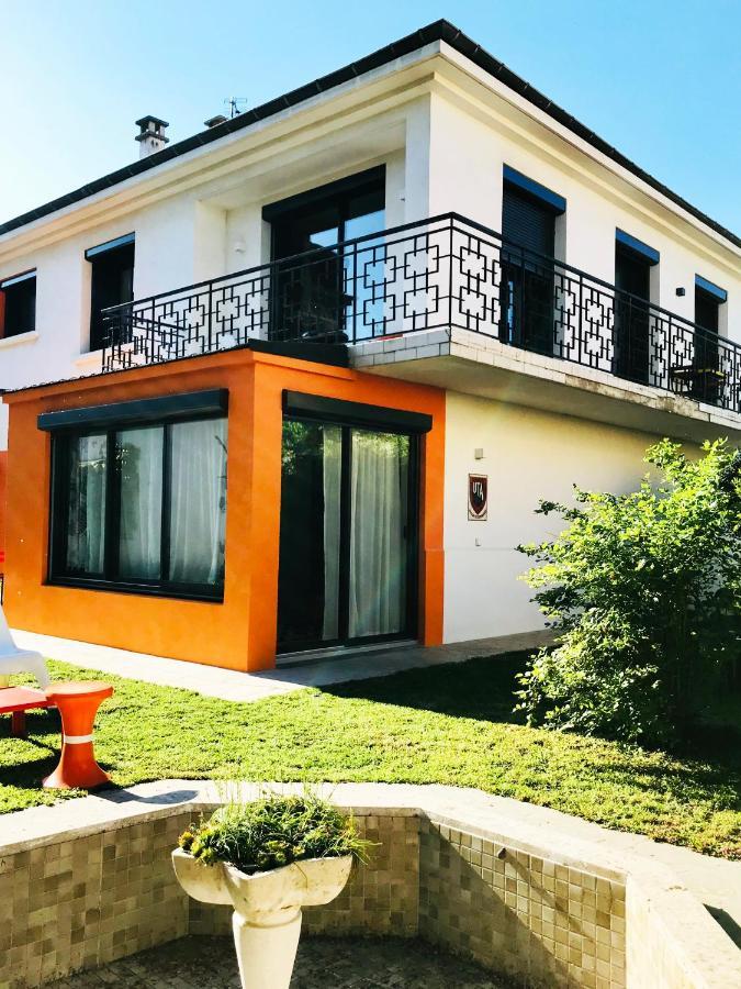 La Maison Pop Appartement Meuble Independant Avec Jardin Romans-sur-Isère Kültér fotó